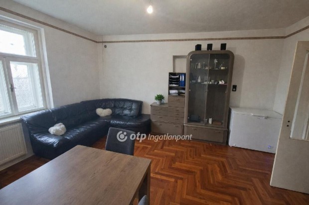 Csongr�di elad� 98 nm-es h�z