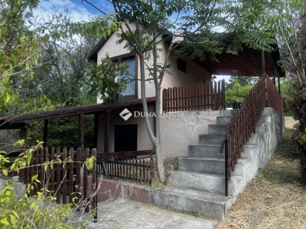 Cs�r z�rtkerti r�sz�n h�z elad�