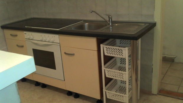 Csorna, kiad hz 2-5 f rszre dolgozknak