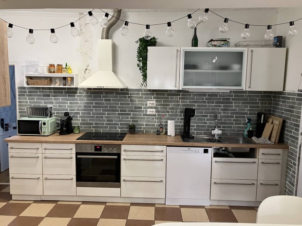 Csorna csal�di h�z elad�