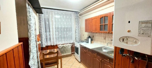 Csornai 65 nm-es lak�s elad�