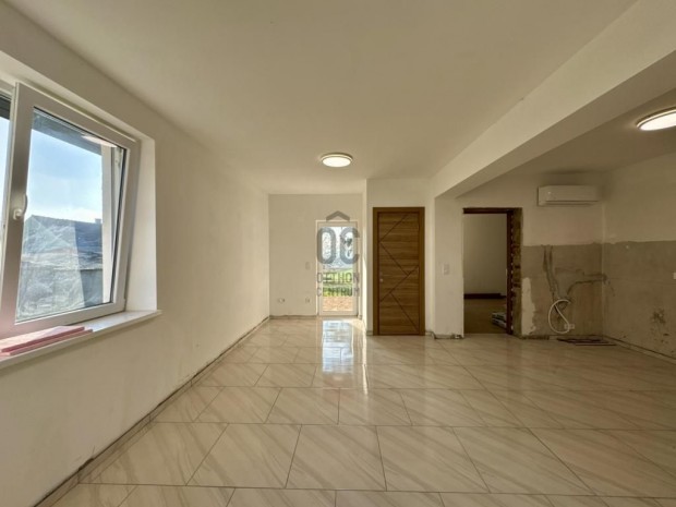 Csurg�i elad� 65 nm-es h�z