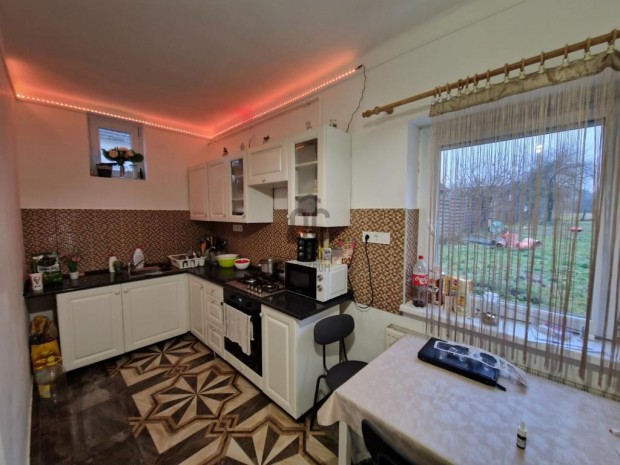 Csurg�i elad� 80 nm-es h�z