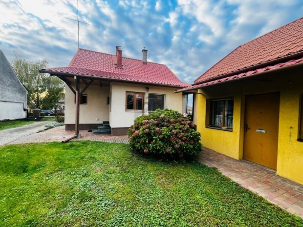 Csurg�i elad� 82 nm-es h�z