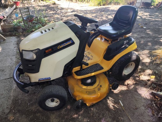 Cub Cadet Ltx1045 fnyr traktor