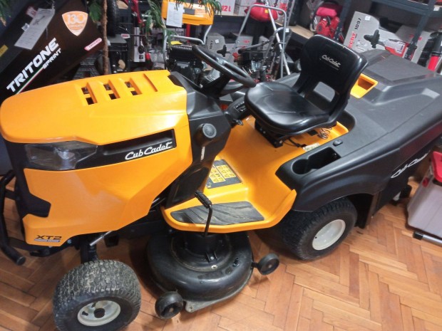 Cub Cadet XT2 PR106IE Fnyr Traktor