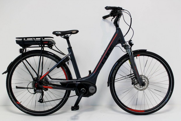 Cube Touring 28"-os Elektromos kerkpr, 46cm/S