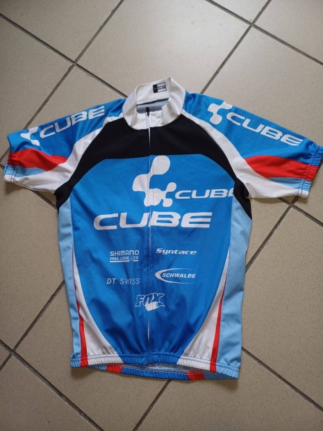 Cube kerkpros fels M-es