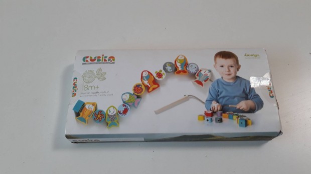 Cubika fa halacskás gyöngyfűző játék