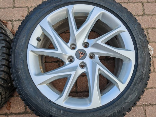 Cupra Formentor gyári 18col alufelni 225/50r18 téli 2023