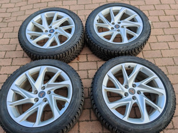 Cupra Formentor gyri 18col alufelni 225/50r18 tli gumi