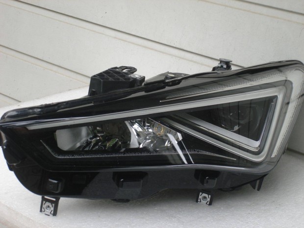 Cupra Leon Seat Bal első Led Fényszóró 5FG941007F 2020-tól Hibátlan