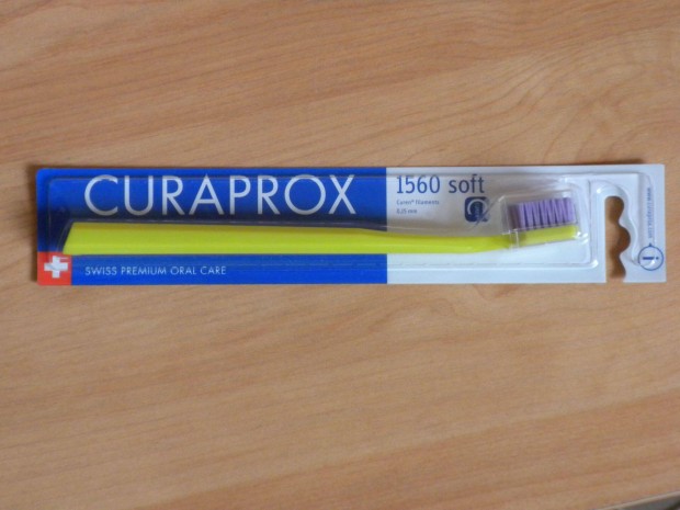 Curaprox 1560 soft fogkefe - bontatlan csomagban