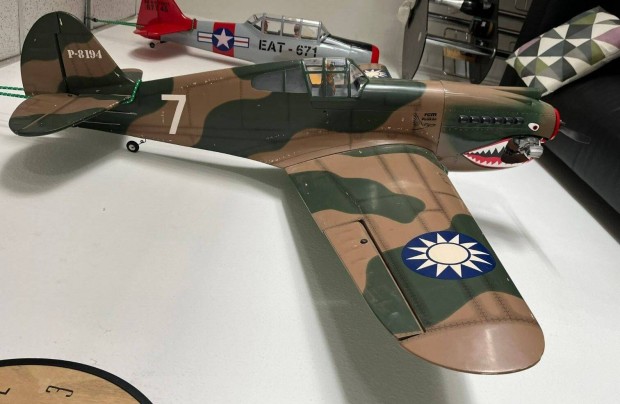 Curtis P-40C Warhowk RC modell (165cm)