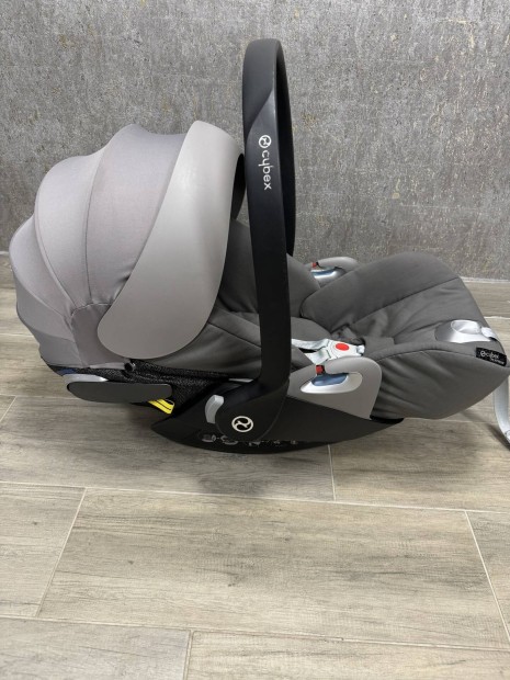 Cybex Cloud Z  fektethet hordoz 