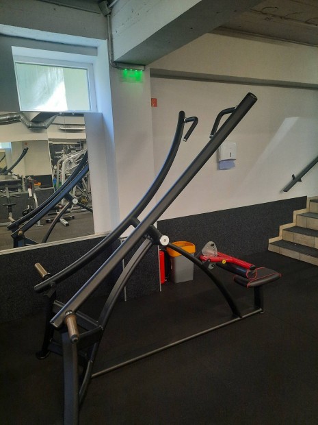 Cybex lat pulldown