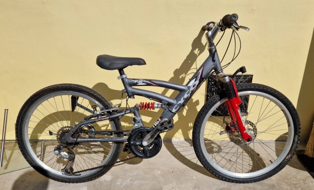 Cyco 24-es �ssztel�s alum�nium mtb