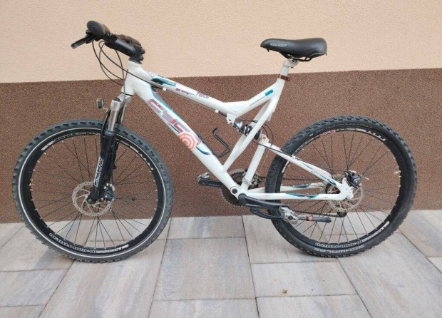 Cyco 26"-os MTB, els-hts trcsafkes, aluvzas, teleszkpos