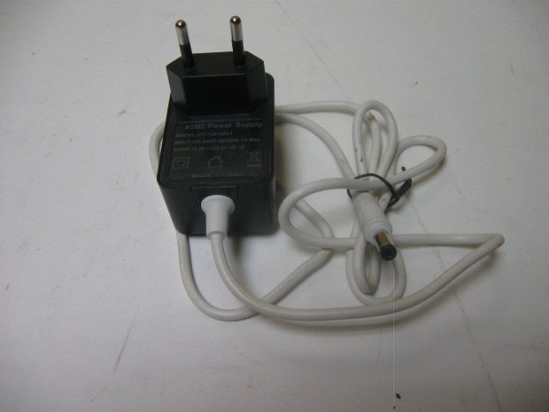DC 12 V adapterek kaphatóak 1A - 2,5A !