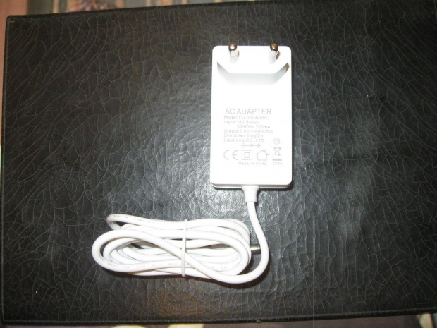 DC 5 v adapter kapható !