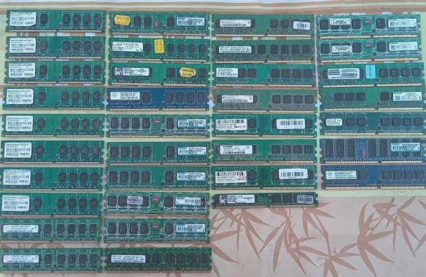 DDR2-es RAM-ok 2 s 1 GB -os egyben eladk!