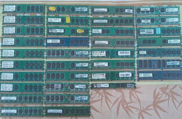 DDR2-es RAM-ok / 2 Gb s 1 GB -os egyben eladk!