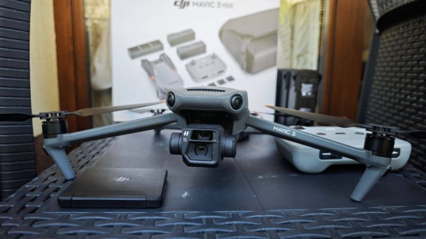 DJI Mavic 3 Fly More Combo