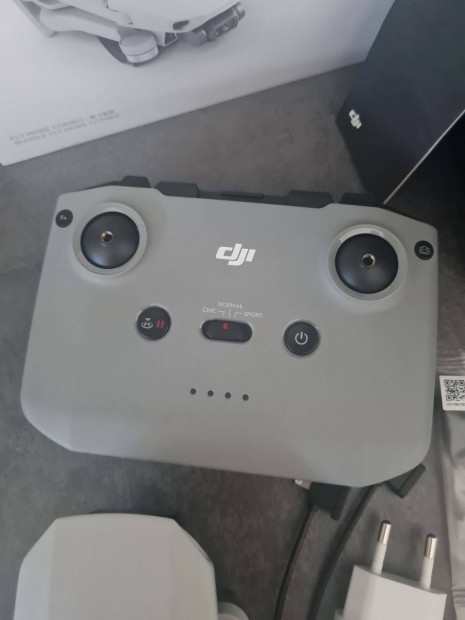 DJI Mini 2 fly combo Drn