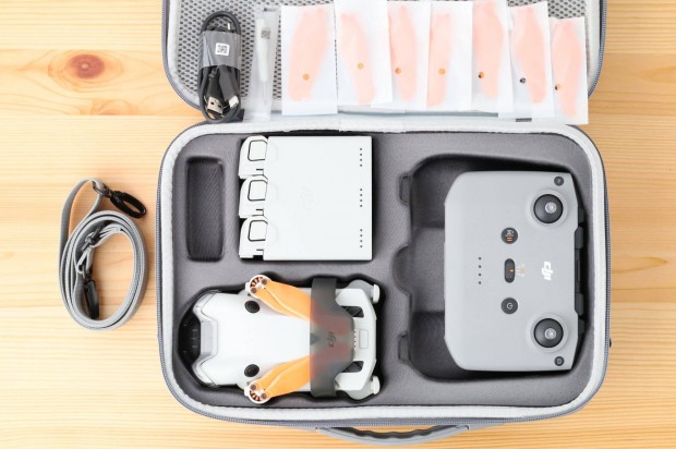 DJI Mini 4 Pro Fly More Combo 4K drón