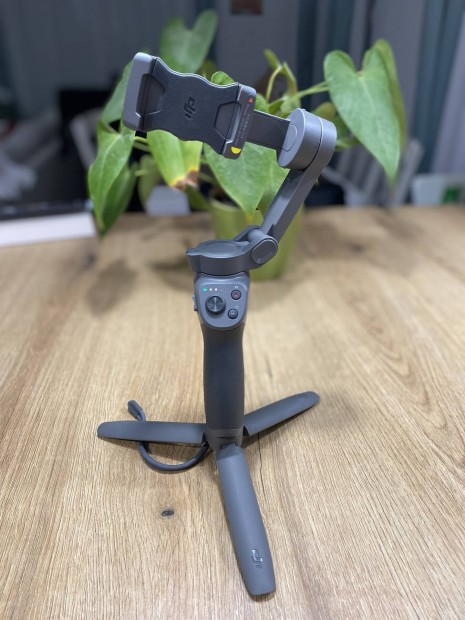 DJI Osmo Mobile 3 Combo