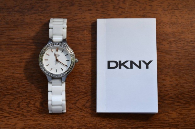 DKNY 2249 kermia ni karra