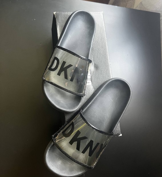 DKNY Zelena papucs