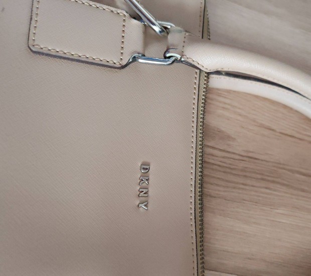 DKNY crossbody ni tska