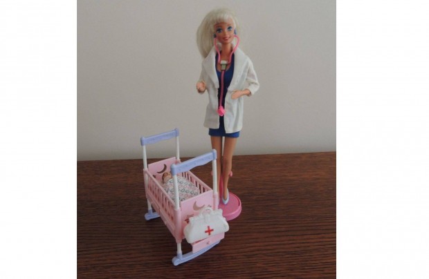 DR Barbie 1976 Mattel