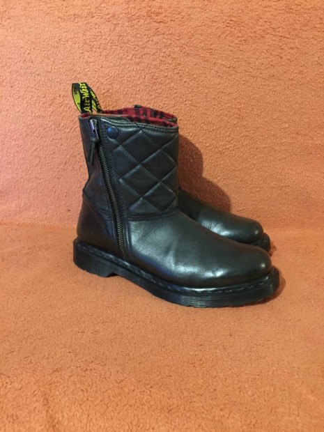 DR Martens 42-es jszer llapotban