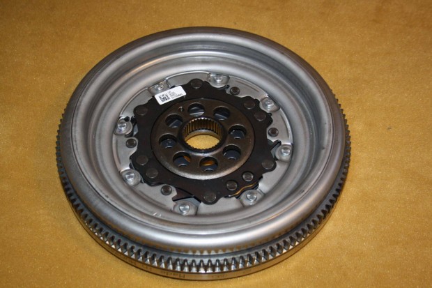 DSG lendkerék 04L105266D 04L105266AG