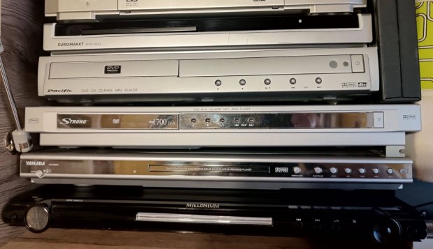 DVD Lejátszók 3000 Ft/db