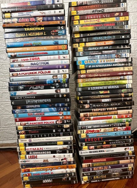 DVD filmek egyben eladók