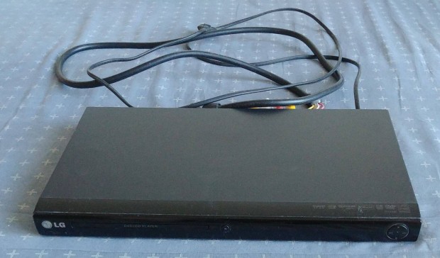 DVD lejtsz LG Dvx440