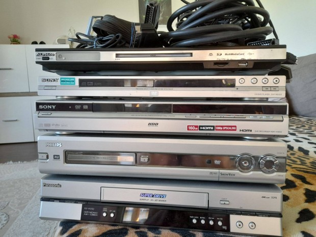 DVD recorder, player, VHS lejátszó