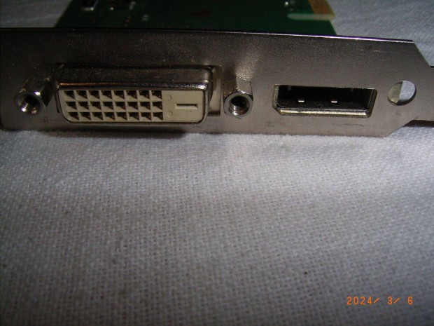 DVI s Display Port kimenet krtya Fujitsu Esprimo 7936E gphez