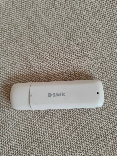 D-Link DWM-157 USB modem, microsd krtyaolvasknt is funkcionl