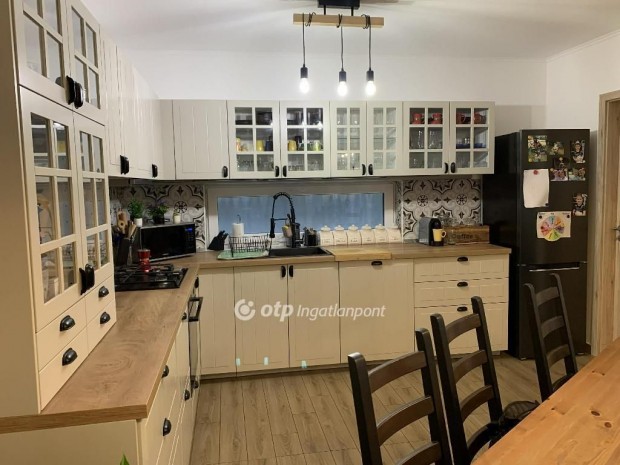 Dabasi elad� 119 nm-es h�z