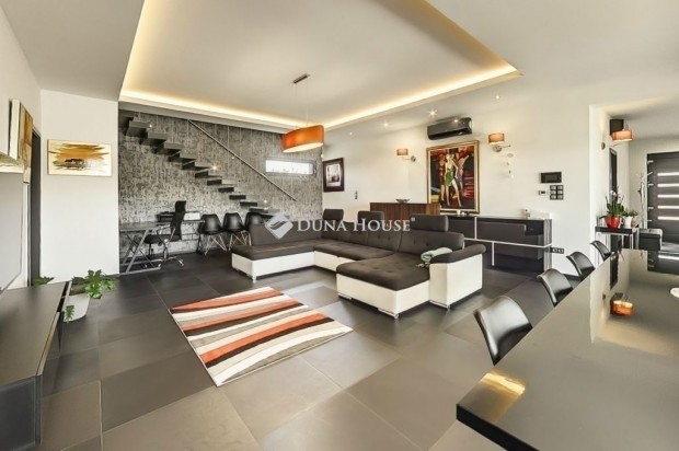 Dabasi elad� 270 nm-es h�z