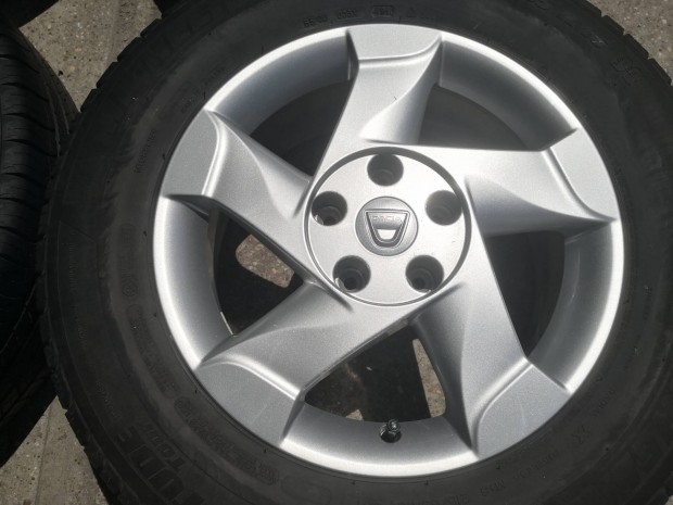 Dacia 16-os gyári alukerék 5x114,3-as