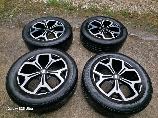 Dacia Alufelnik Nyárigumikkal és szenzorokkal 5x114,3 215/60R17H