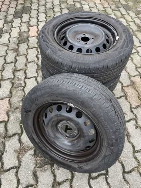 Dacia Dokker Logan Sandero gy�ri 15"-os felni ny�ri ker�k szett