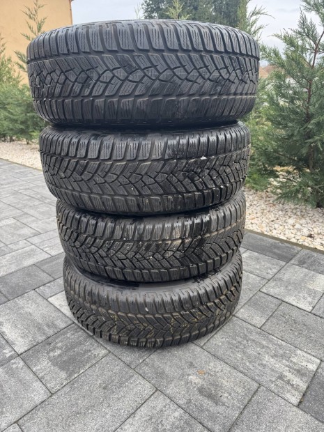 Dacia Duster 16-os tli garnitra elad 215/65 R16