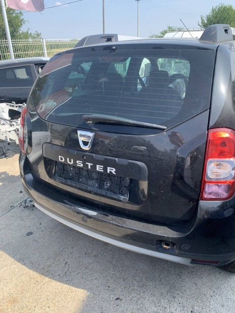 Dacia Duster 1/2 1 I bontott alkatrsz ajt srvd kszb 2014-