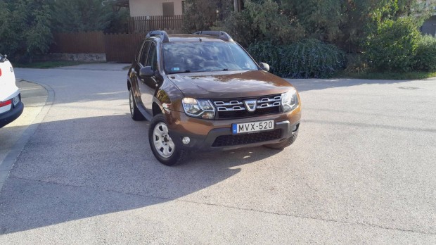 Dacia Duster 1.6 Arctic + Vonhorog Magyar 1 Tu...